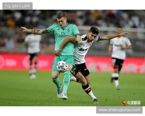 斗球体育app:多设备同步使用实现随时随地观看体育赛事的便捷体验 斗球体育app:多设备同步使用实现随时随地观看体育赛事的便捷体验