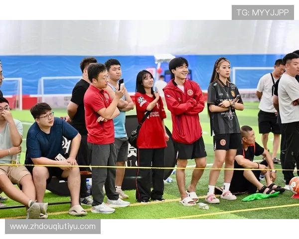 在斗球直播官方网站上轻松找到你喜爱的足球比赛直播和精彩集锦内容 在斗球直播官方网站上轻松找到你喜爱的足球比赛直播和精彩集锦内容